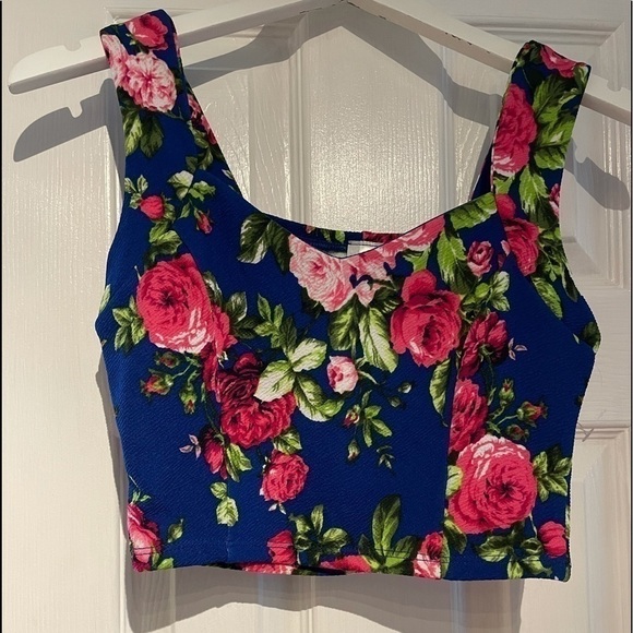 FLORAL Crop Top NWOT - Picture 2 of 7